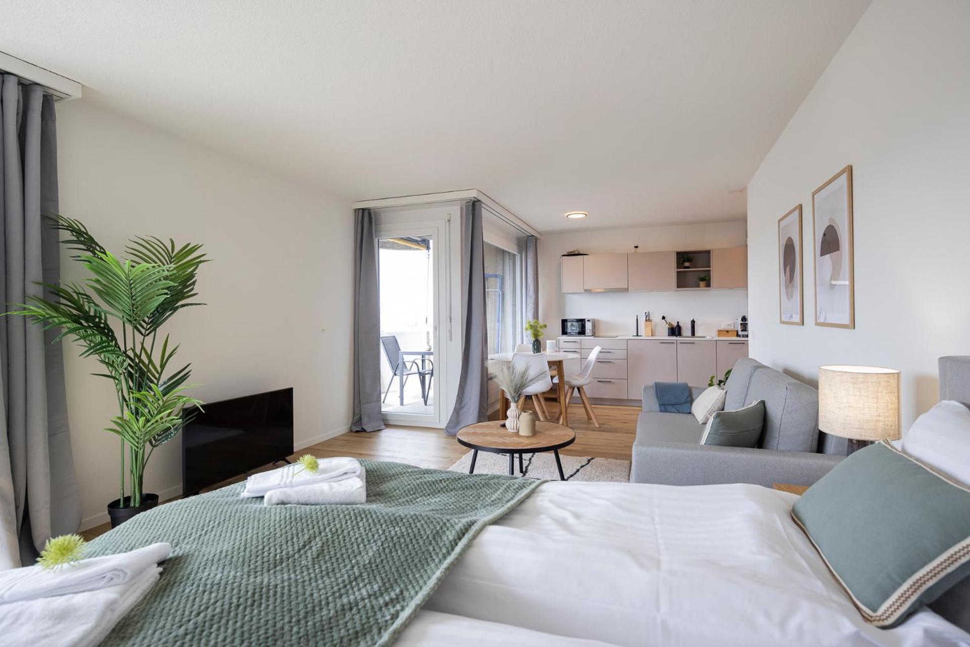 Stayy Sky Near Limmattal Hospital - Contactless Check-in Apartment *